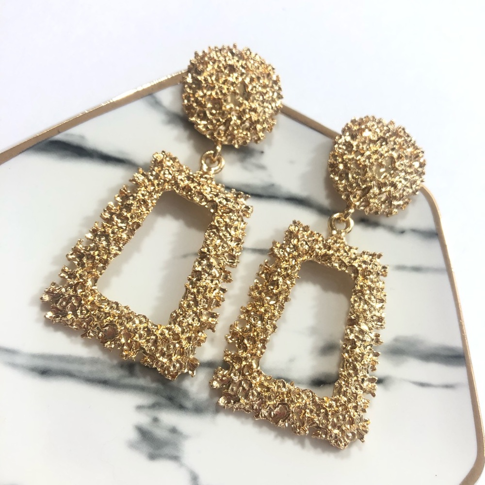 *Gold Door Knockers Shiny Boutique Earring Studs - Picture 3 of 6